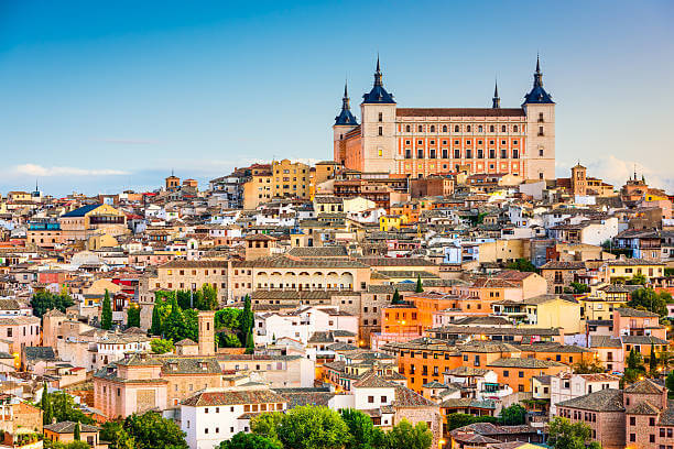 Vista panorámica de Toledo con el Alcázar al atardecer